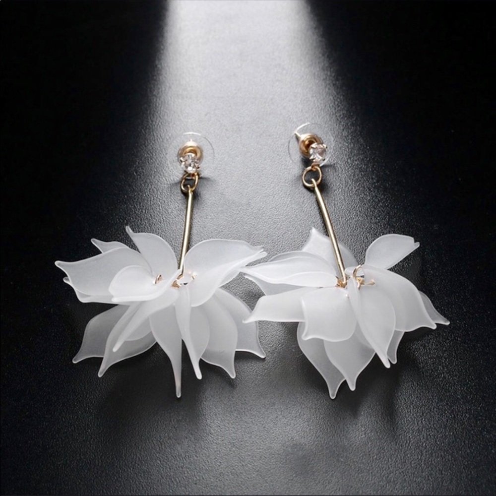 ✨Buy1 Get1✨F L O W E R   D R O P  EARRINGS